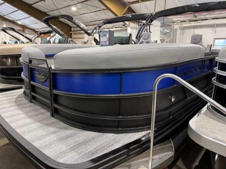 2026 Bennington 22MFB - SPS - Blackout US-ETWC6648J526 [photo 25]